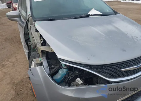 2019 Chrysler Pacifica Touring L z USA, uszkodzony, nr VIN 2C4RC1BG2KR532633